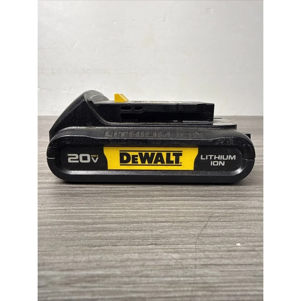 DEWALT DCB201 20V MAX 1.5 Ah Lithium-Ion Battery‎ 234162